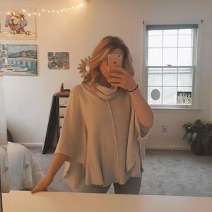 “Goes with anything” Sweater ミ☆